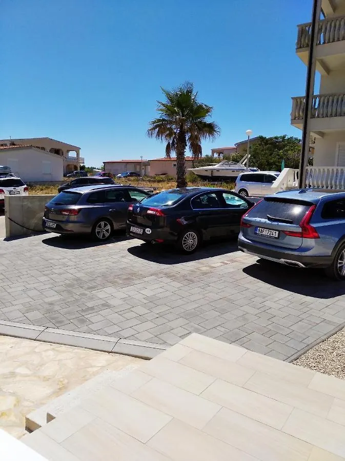 Apartment Apartmani Darija Vir Croatia