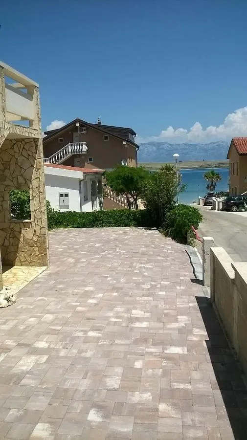 Apartmani Darija Vir 0*,  Croatia